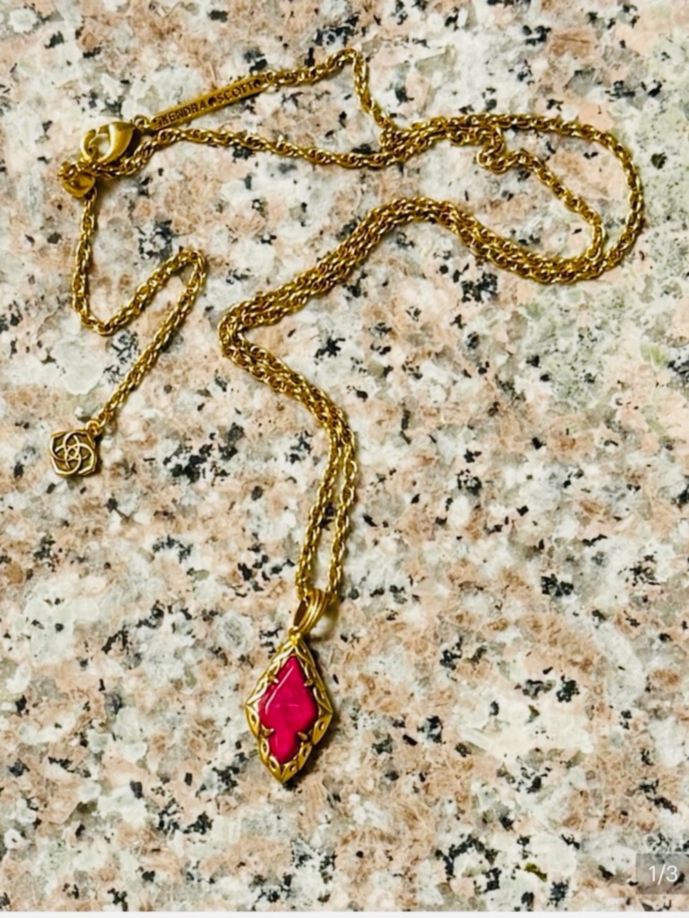 Stunning Kendra Scott Necklace ♥️💫 !